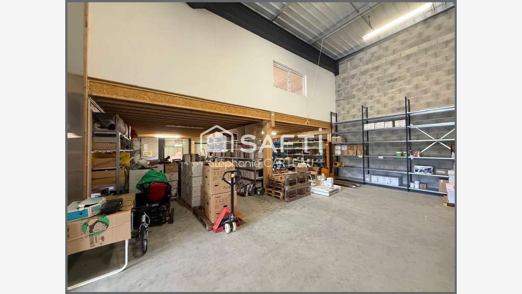 Vente entrepôt 560m² pour stockage à Martignas