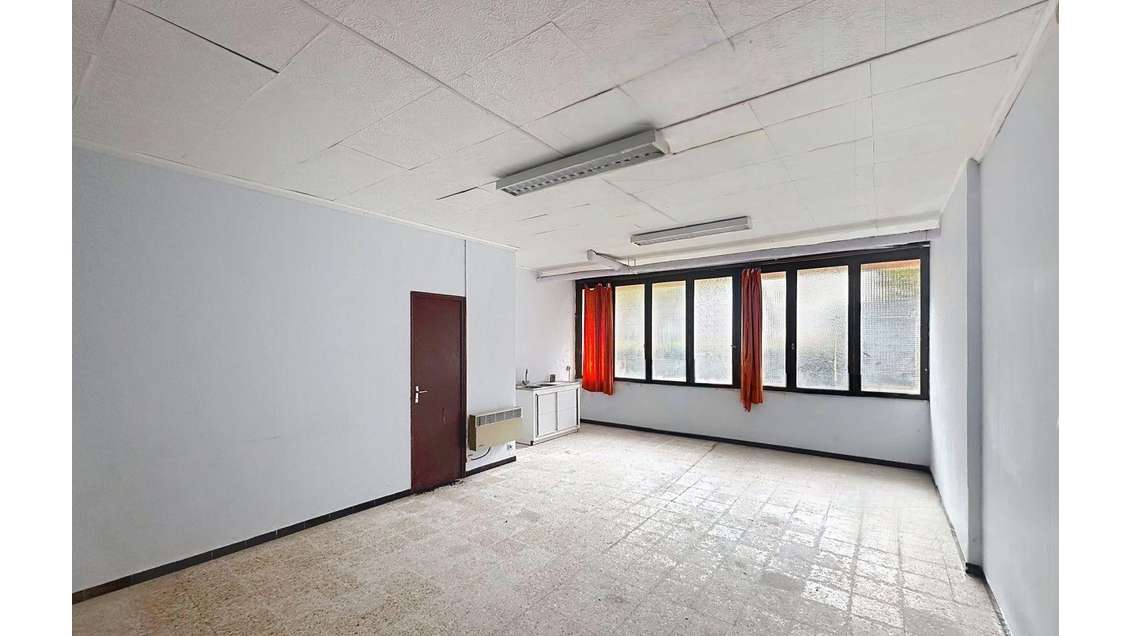 Vente local commercial de 61m² en RDC à Martigues