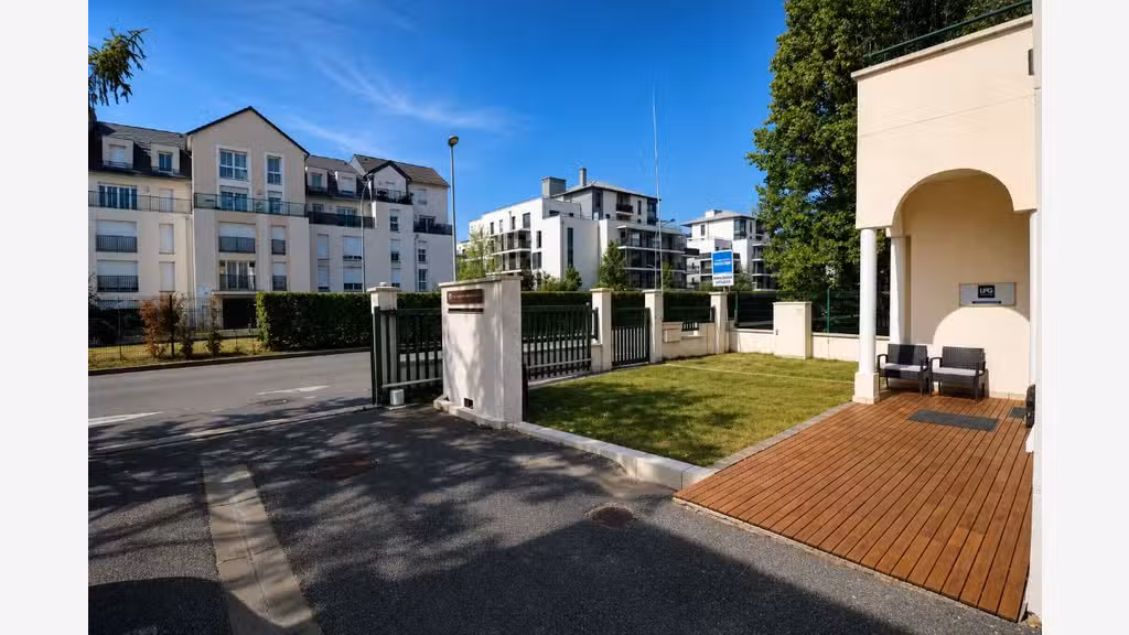 Vente ensemble immo mixte de 735m² à Maurepas