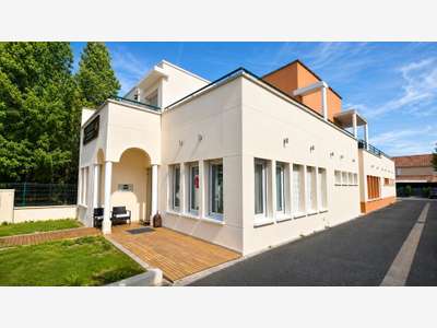 Vente ensemble immo mixte de 735m² à Maurepas