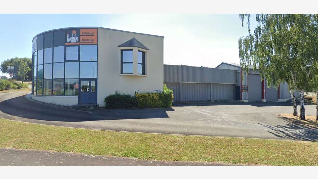 AV ensemble immobilier de 1550m² en Mayenne