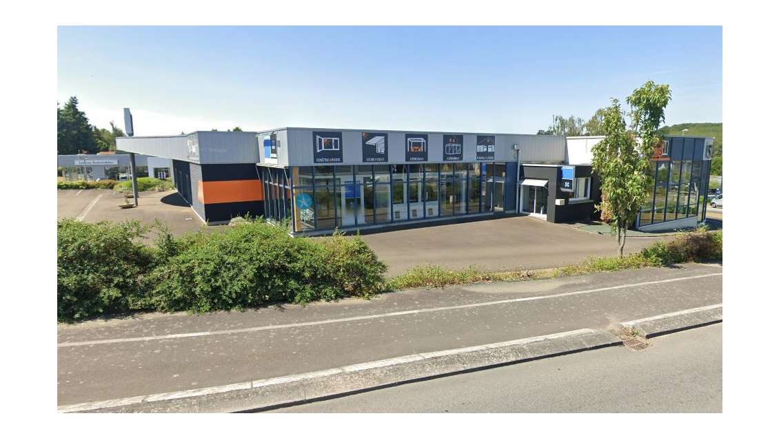AV ensemble immobilier de 1550m² en Mayenne