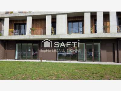 Local professionnel 138m² à vendre à Mées D824