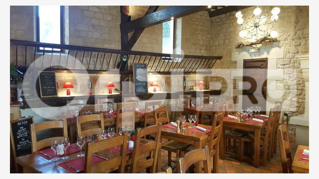 Murs hôtel restaurant à vendre à 20mn de Chantilly