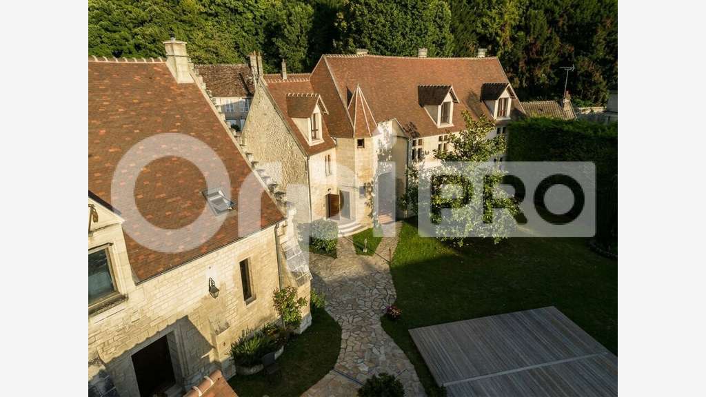 Murs hôtel restaurant à vendre à 20mn de Chantilly