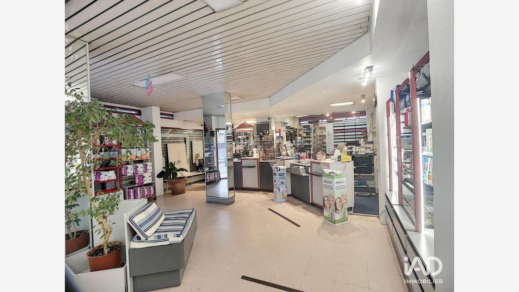 Local commercial à Mennecy