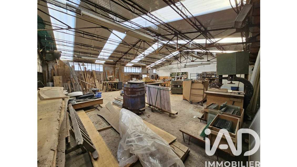 Vente local commercial 262m² à Merville