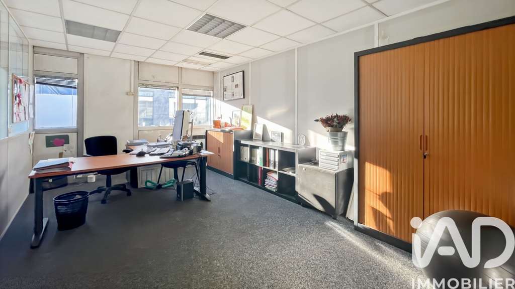 AV bureaux amovibles 455m² + stationnements Meylan