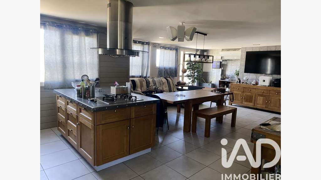 AV ensemble immobilier 126m² idéal artisan Meymac