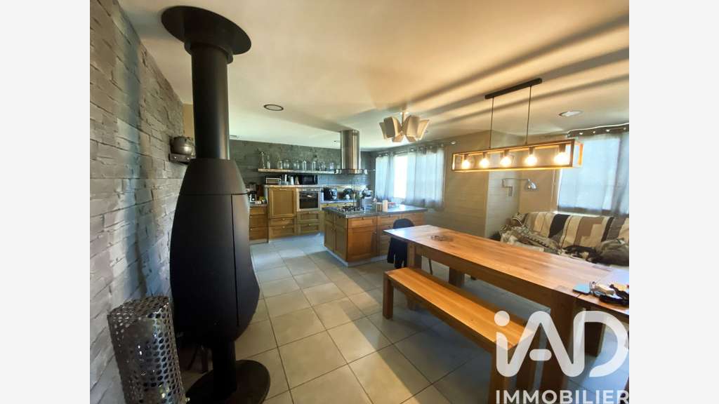 AV ensemble immobilier 126m² idéal artisan Meymac