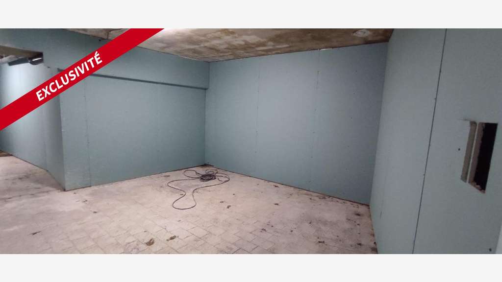 Vente local à rénover de 77m² à Milhaud