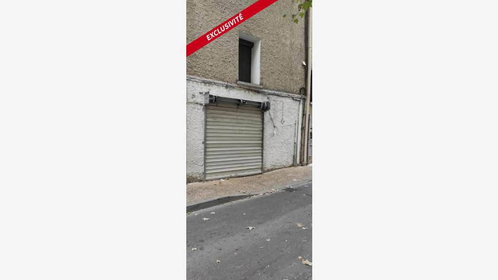 Vente local à rénover de 77m² à Milhaud