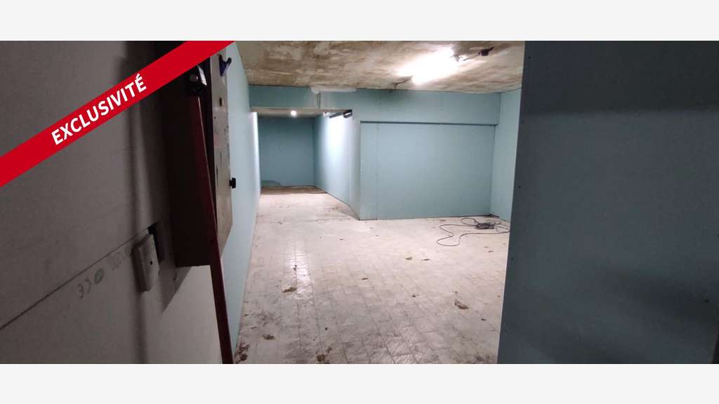 Vente local à rénover de 77m² à Milhaud