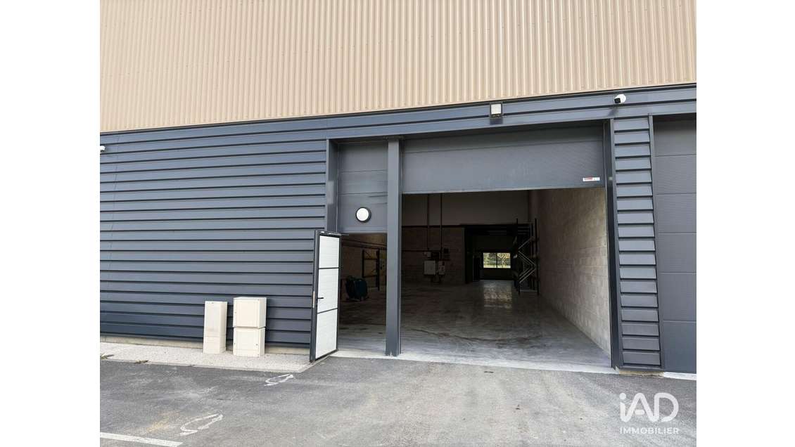 Local commercial à Moissy-Cramayel