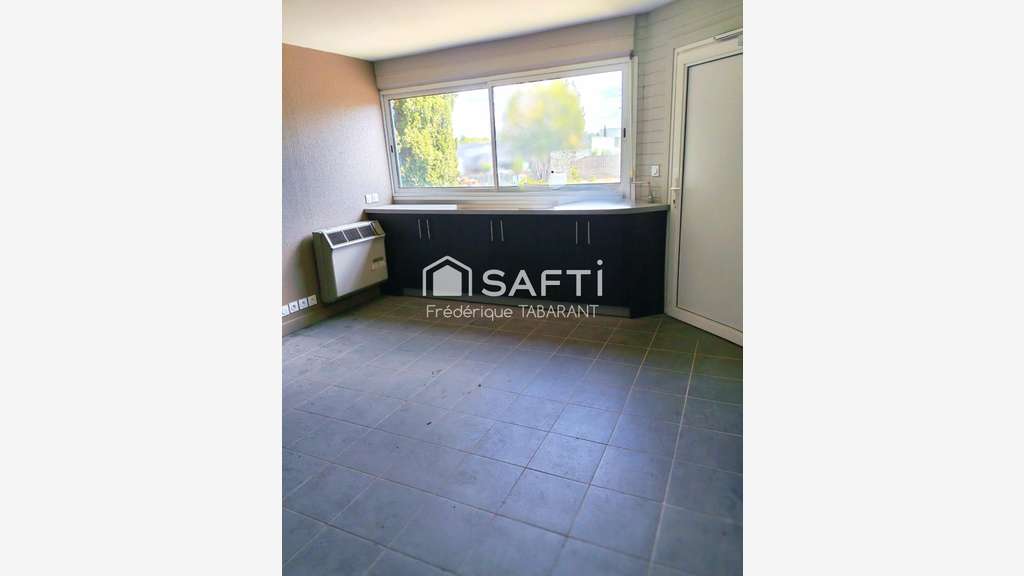 A vendre entrepôt bureau de 600m² à Mondouzil