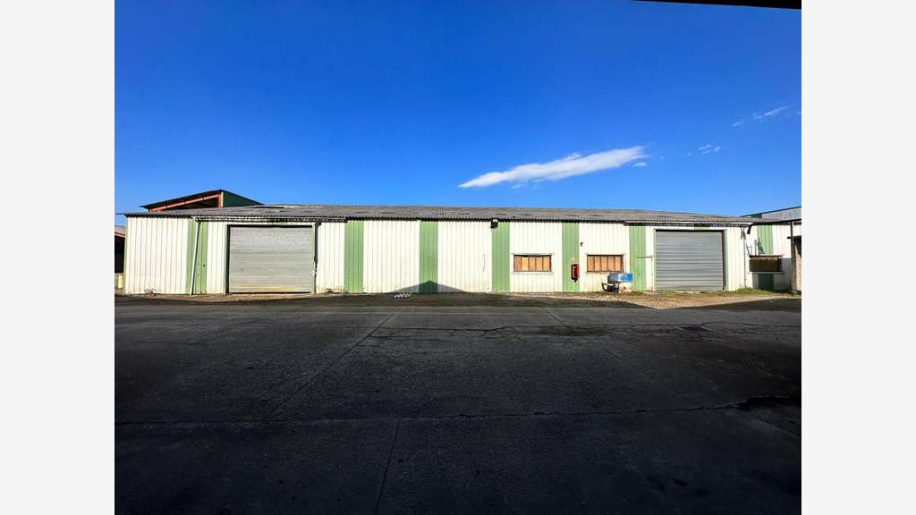 4000 m² de batiment industriel sur 6750 m² de t