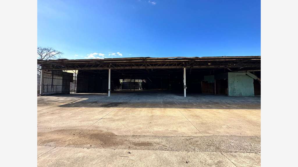 4000 m² de batiment industriel sur 6750 m² de t