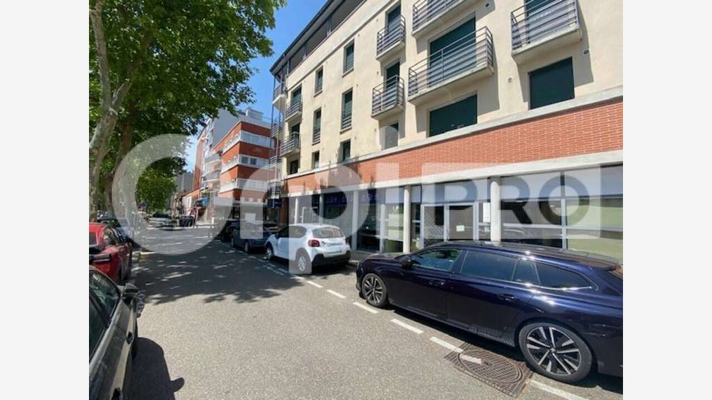 MONTAUBAN - LOCAL COMMERCIAL à vendre