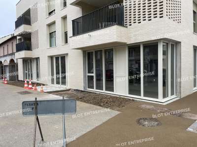 AV cellule commerciale 171m² Montauban-de-Bretagne