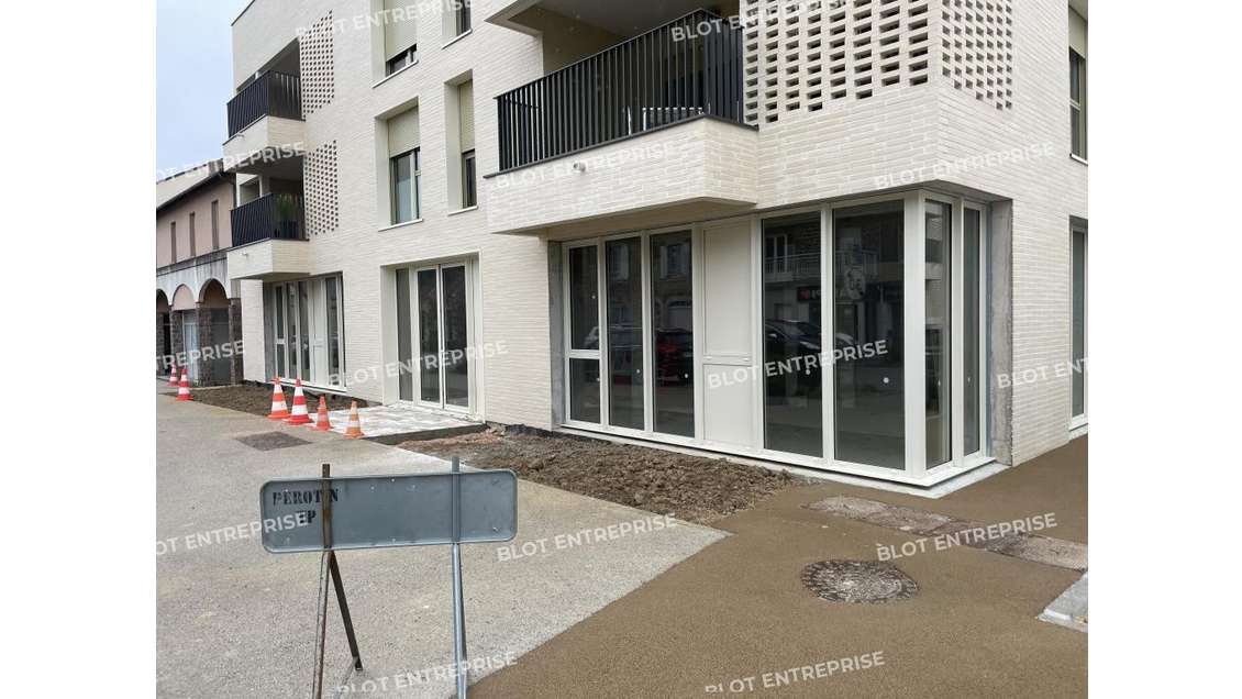 AV cellule commerciale 171m² Montauban-de-Bretagne