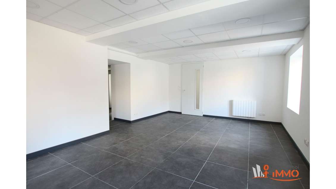 Vente local rénové 95m² à Montbrison