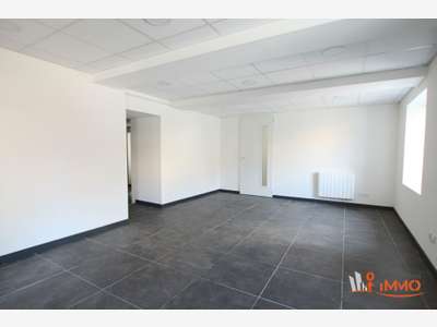 Vente local rénové 95m² à Montbrison