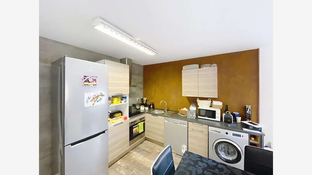 Vente local 969m² à Saint-Germain-Laval 
