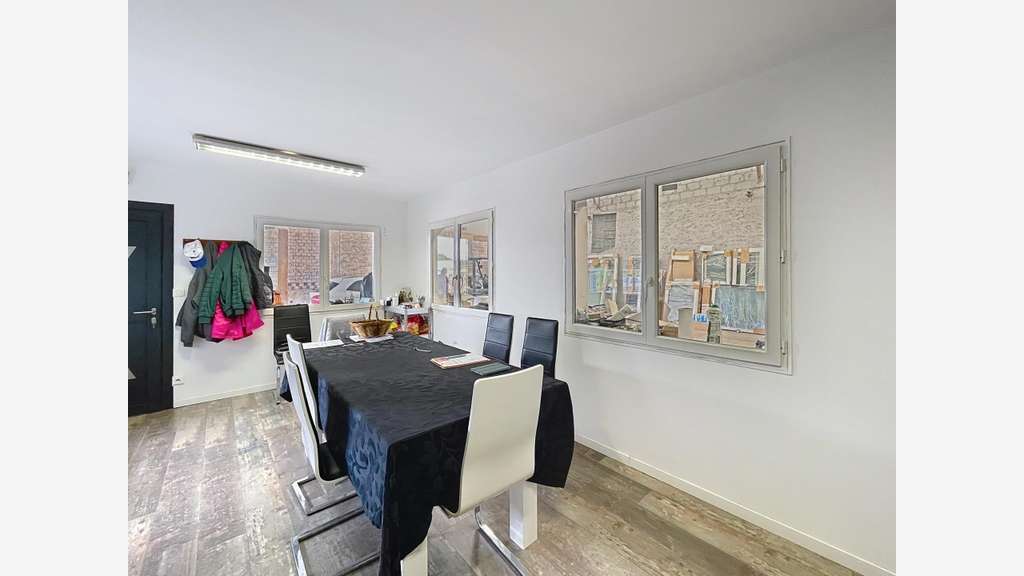 Vente local 969m² à Saint-Germain-Laval 