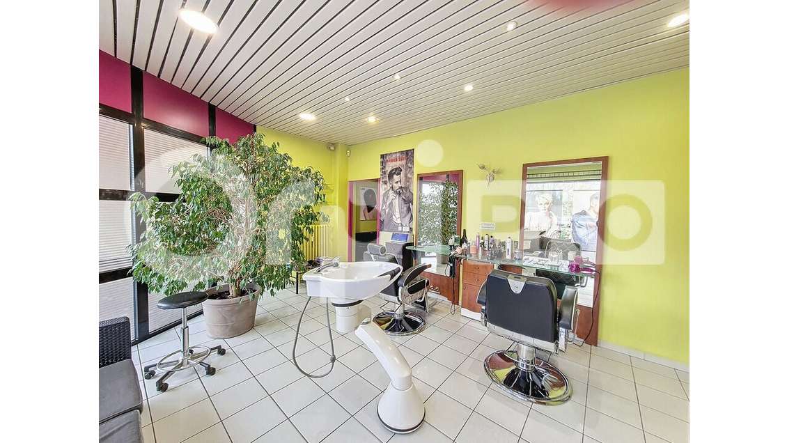 Local commercial de 100m² à vendre à Montluçon