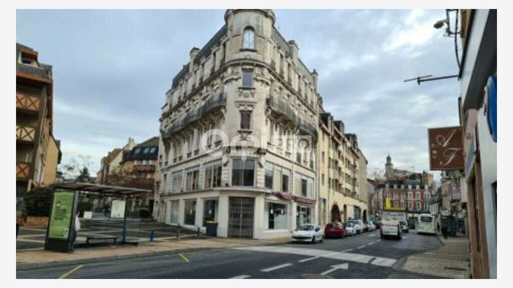 Local 360m² en angle de rue à vendre à Montluçon