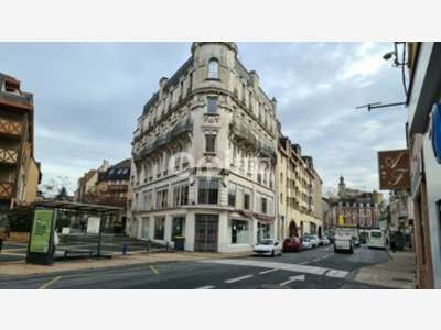 Local 360m² en angle de rue à vendre à Montluçon