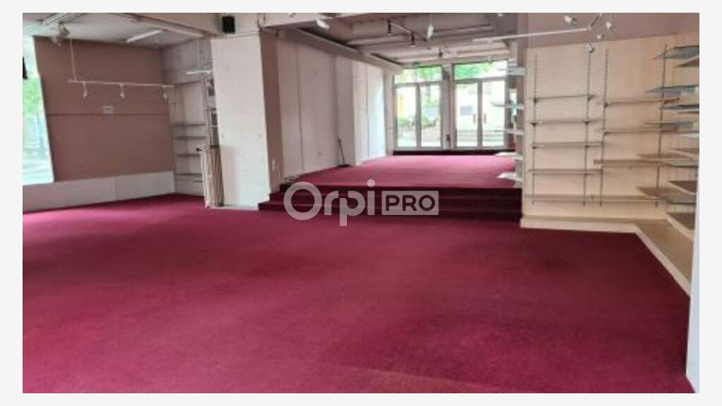 Local 360m² en angle de rue à vendre à Montluçon