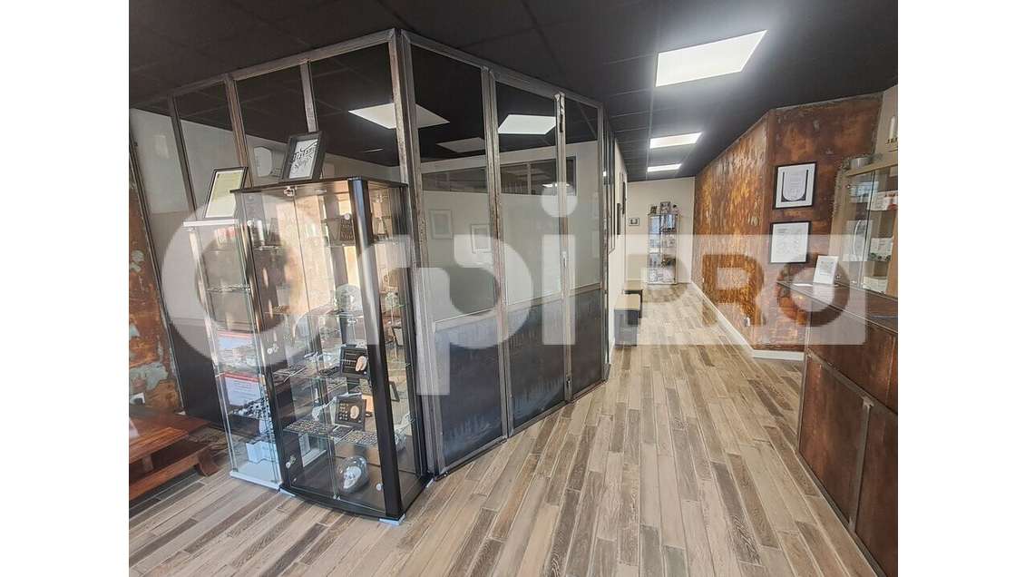 Vente splendide local 145m² à Montluçon