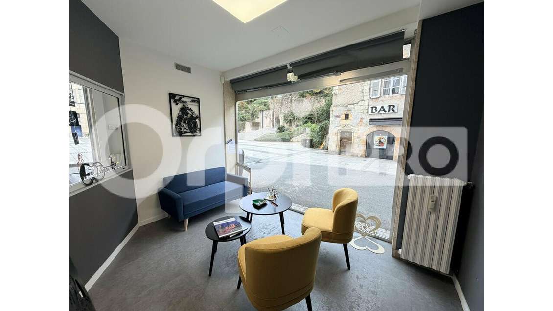 Local commercial 115m² à vendre à Montluçon centre