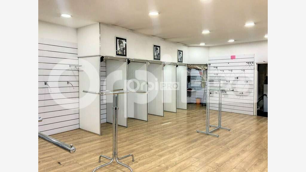 Local commercial 607m² à vendre à Montluçon centre