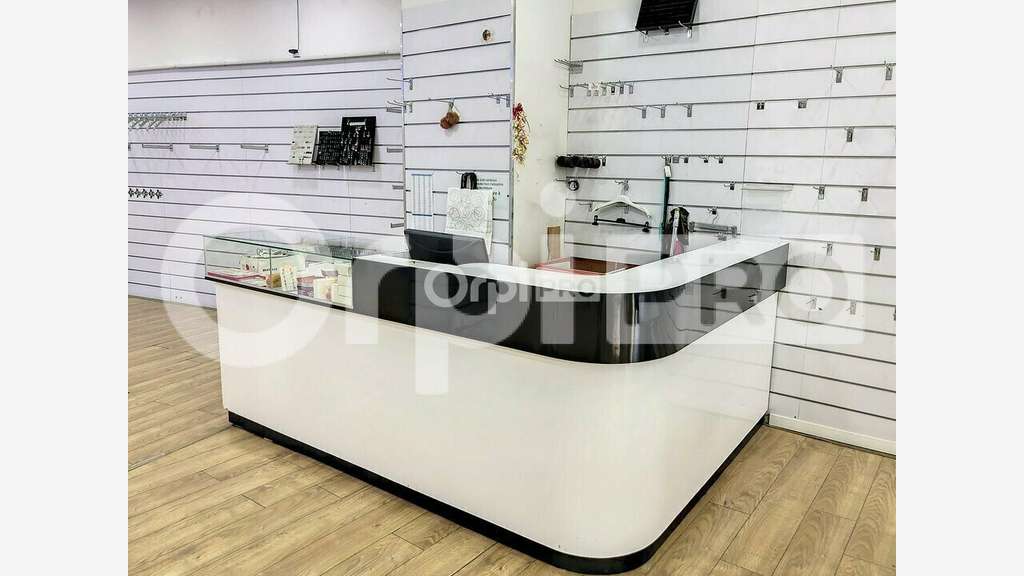 Local commercial 607m² à vendre à Montluçon centre