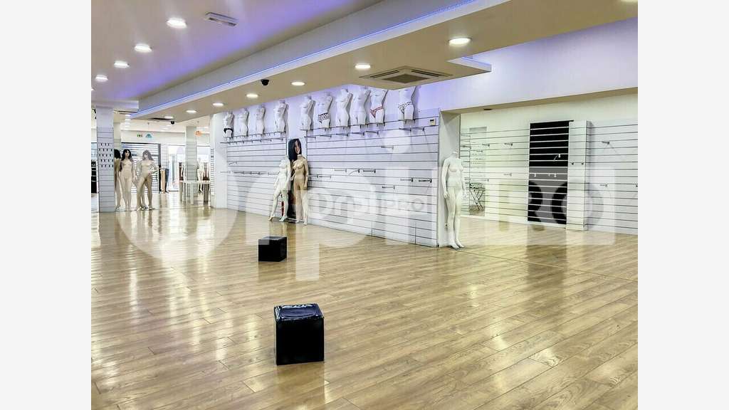Local commercial 607m² à vendre à Montluçon centre