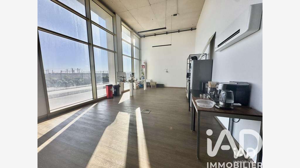 Vente bureaux de 247m² à Montpellier Cambaceres
