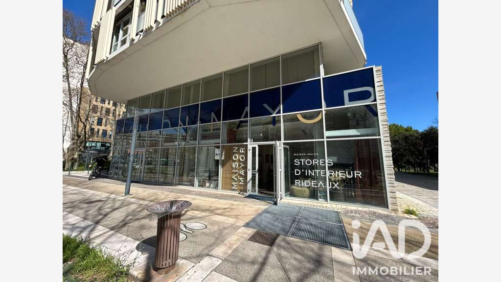 Vente local commercial à Montpellier Port Marianne