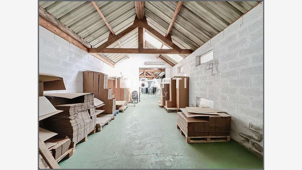 Bâtiment avec bureaux modulables à Montreuil/Mer