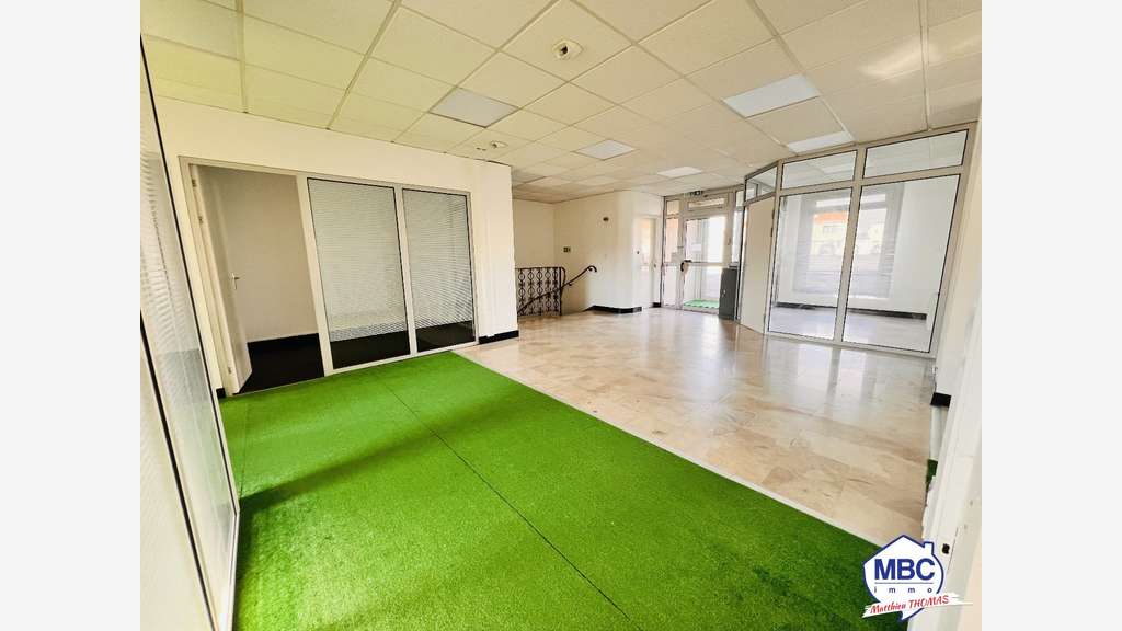 Vente local commercial 180m² Empl N°1 Montrevault