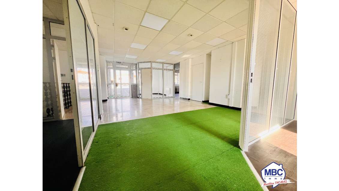 Vente local commercial 180m² Empl N°1 Montrevault