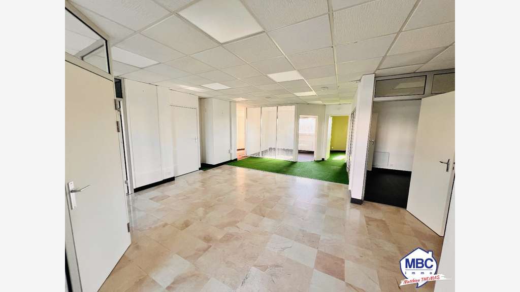 Vente local commercial 180m² Empl N°1 Montrevault