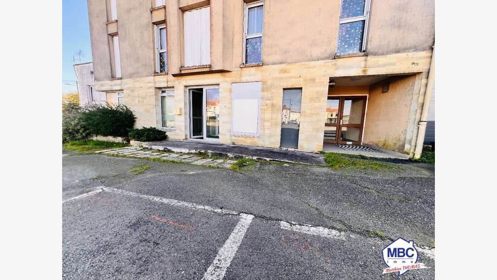 Vente local commercial 180m² Empl N°1 Montrevault