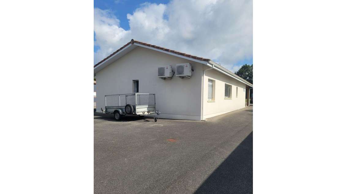 Vente murs commerciaux 220m² en ZI à Morcenx 