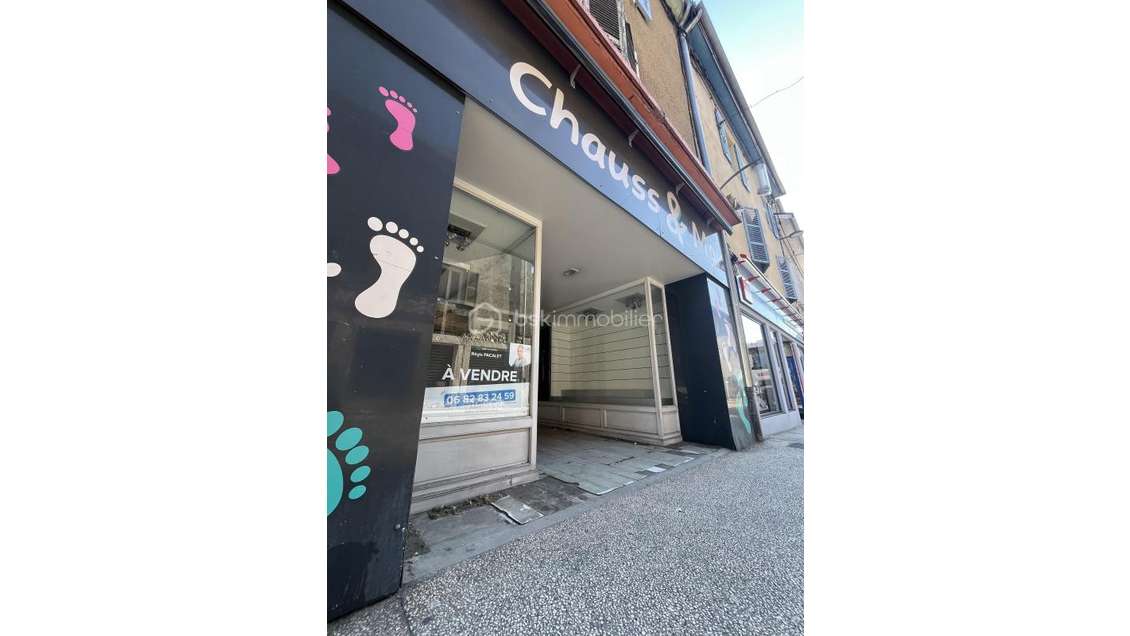 Vente local de 135m² au centre-ville de Morestel