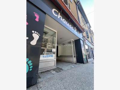 Vente local de 135m² au centre-ville de Morestel