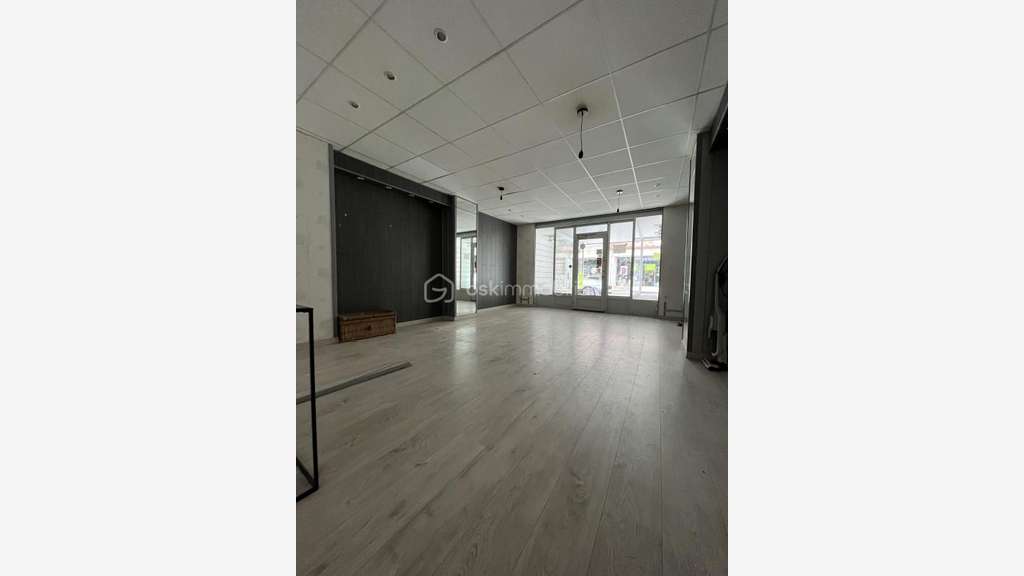 Vente local de 135m² au centre-ville de Morestel