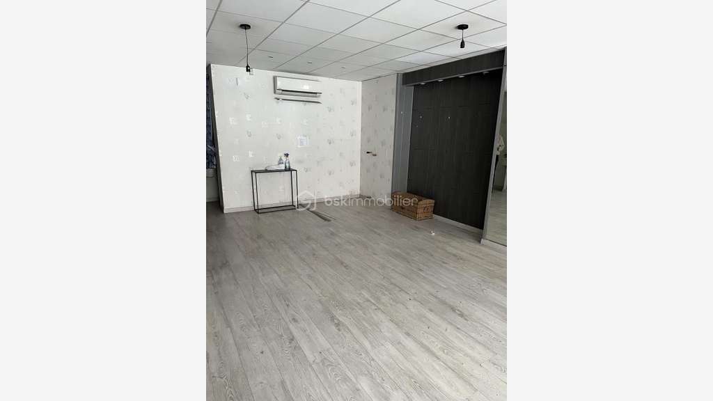 Vente local de 135m² au centre-ville de Morestel