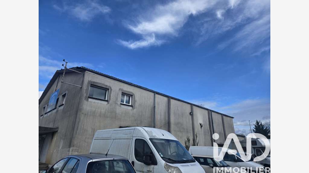 Vente local commercial 490m² à Mornac